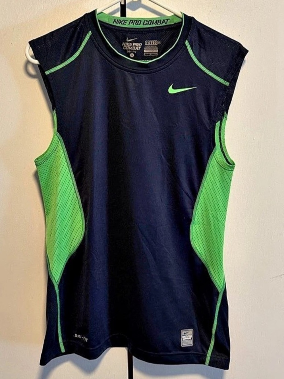 Nike Pro Combat Athletic Compression Shirt Green Size Small G19
